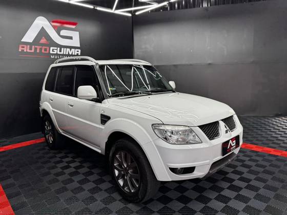 MITSUBISHI PAJERO TR4 2.0 4X2 16V 140CV FLEX 4P AUTOMÁTICO MITSUBISHI PAJERO TR4 2.0 4X2 16V 140CV FLEX 4P AUTOMÁTICO